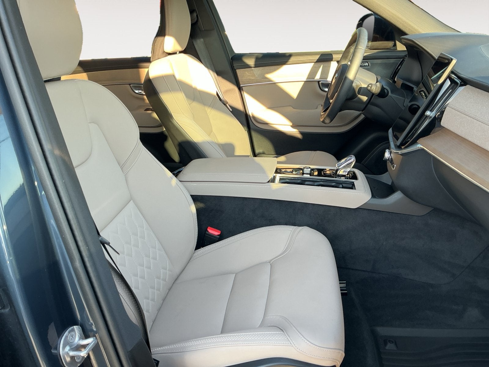2026 Volvo XC90 B6 Plus 7-Seater