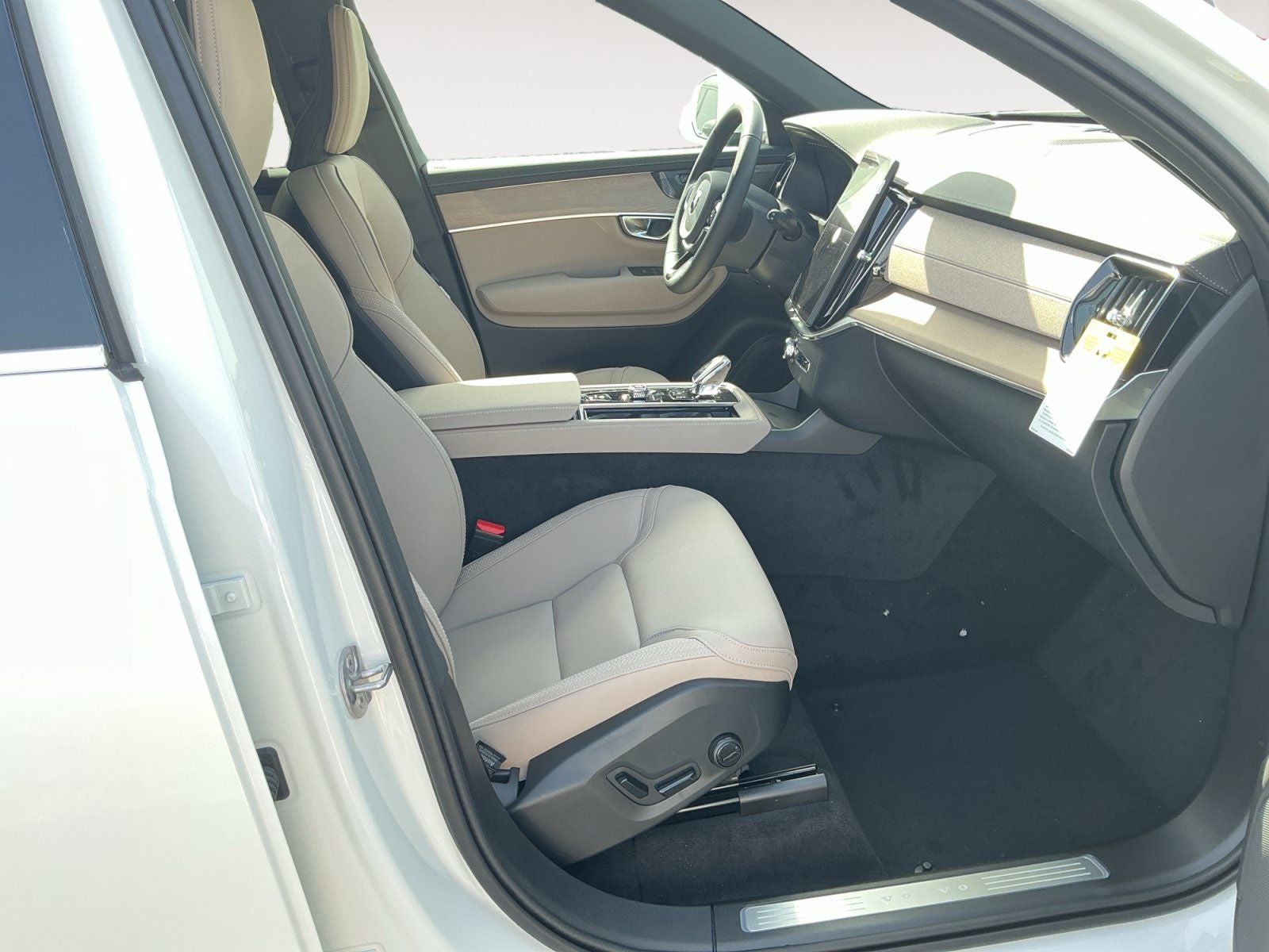 2026 Volvo XC90 B6 Plus 7-Seater