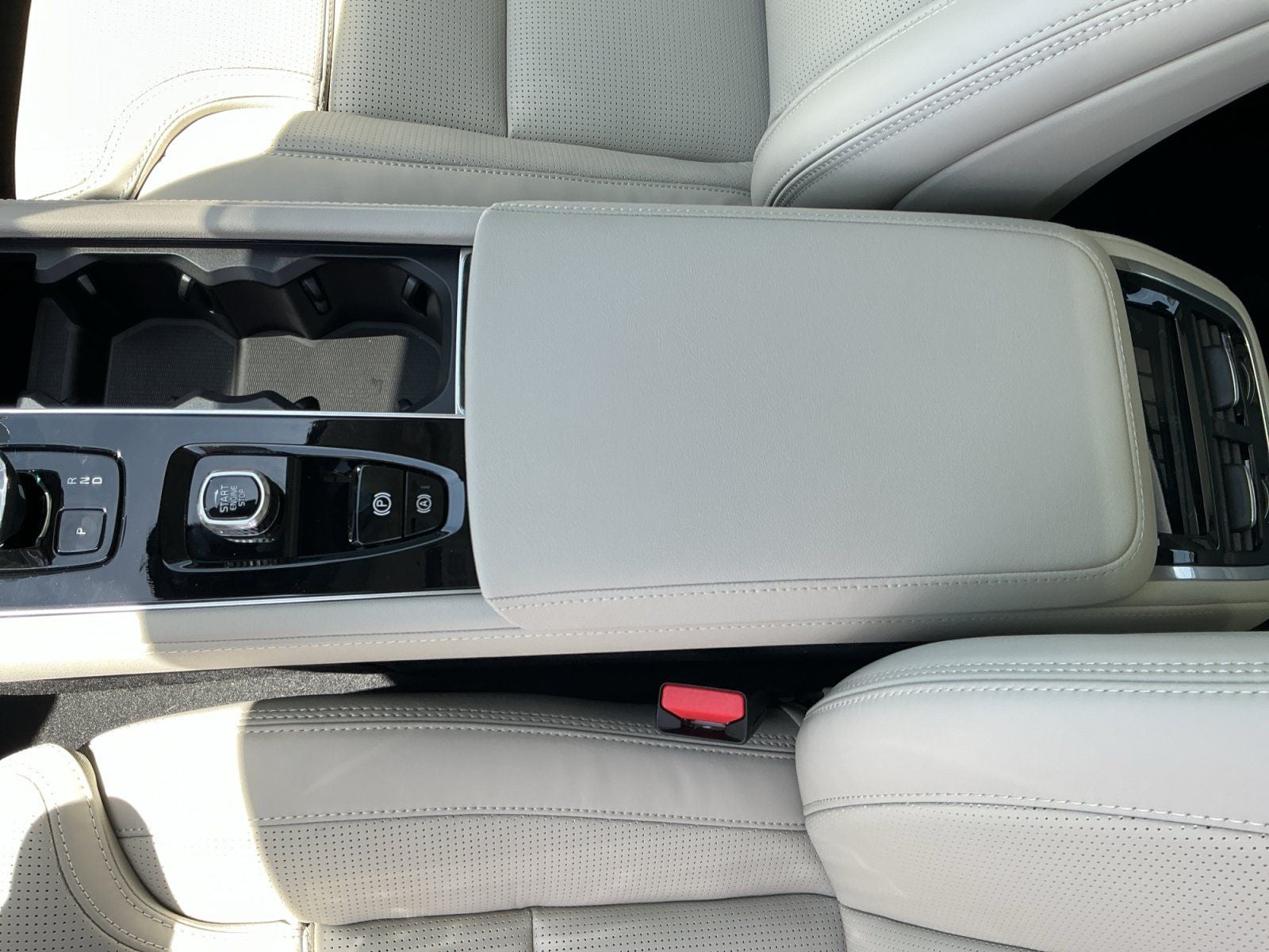 2026 Volvo XC90 B6 Ultra