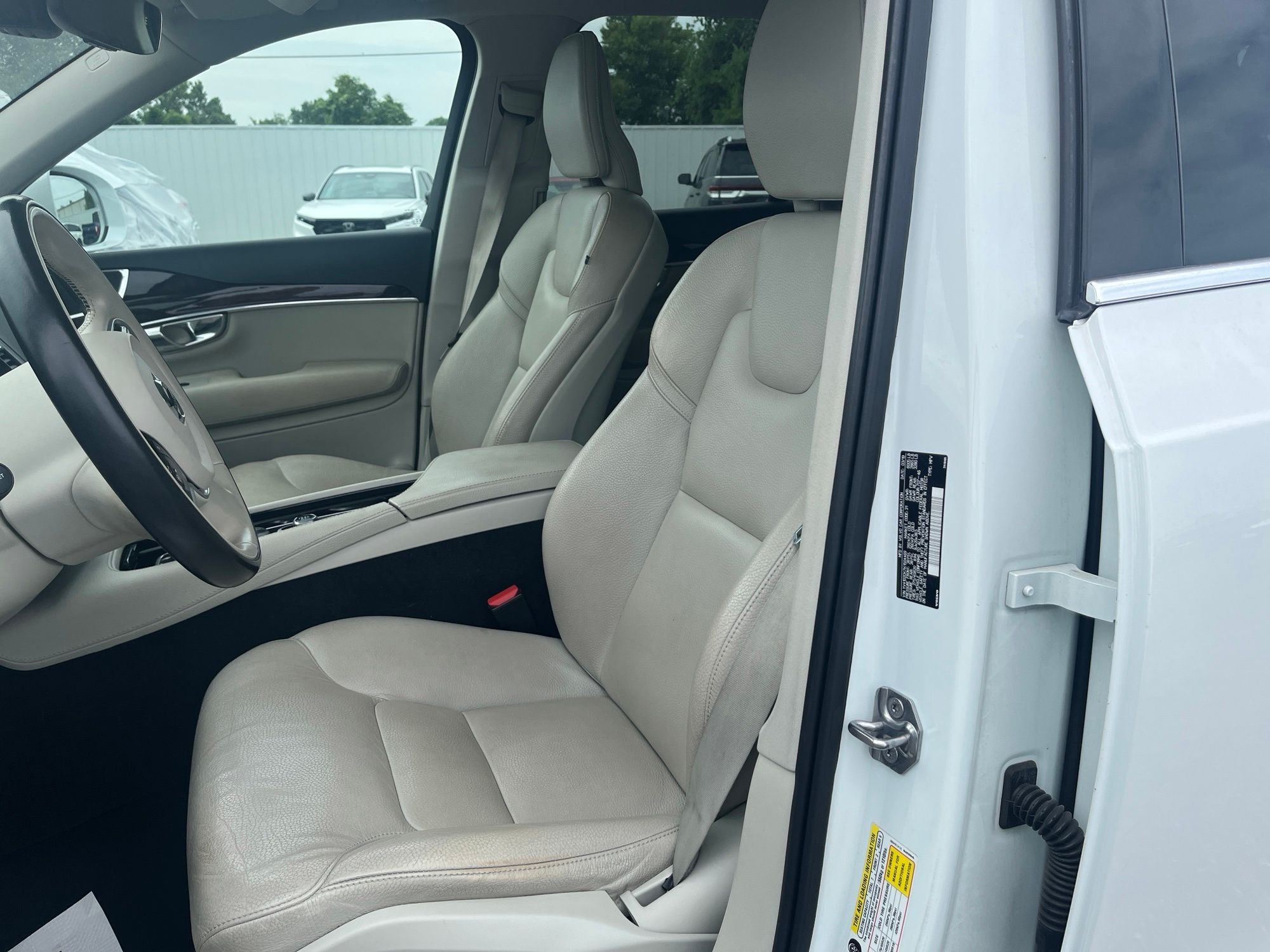 2019 Volvo XC90 T5 Momentum