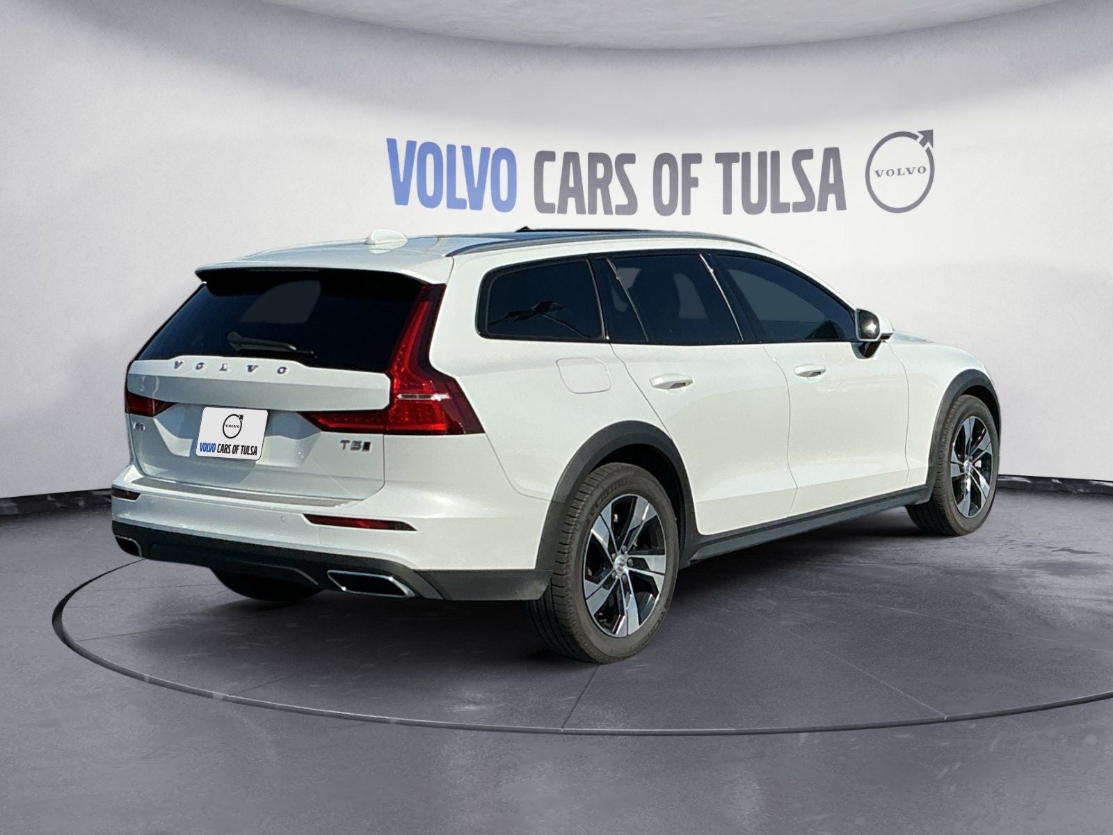 2020 Volvo V60 Cross Country T5