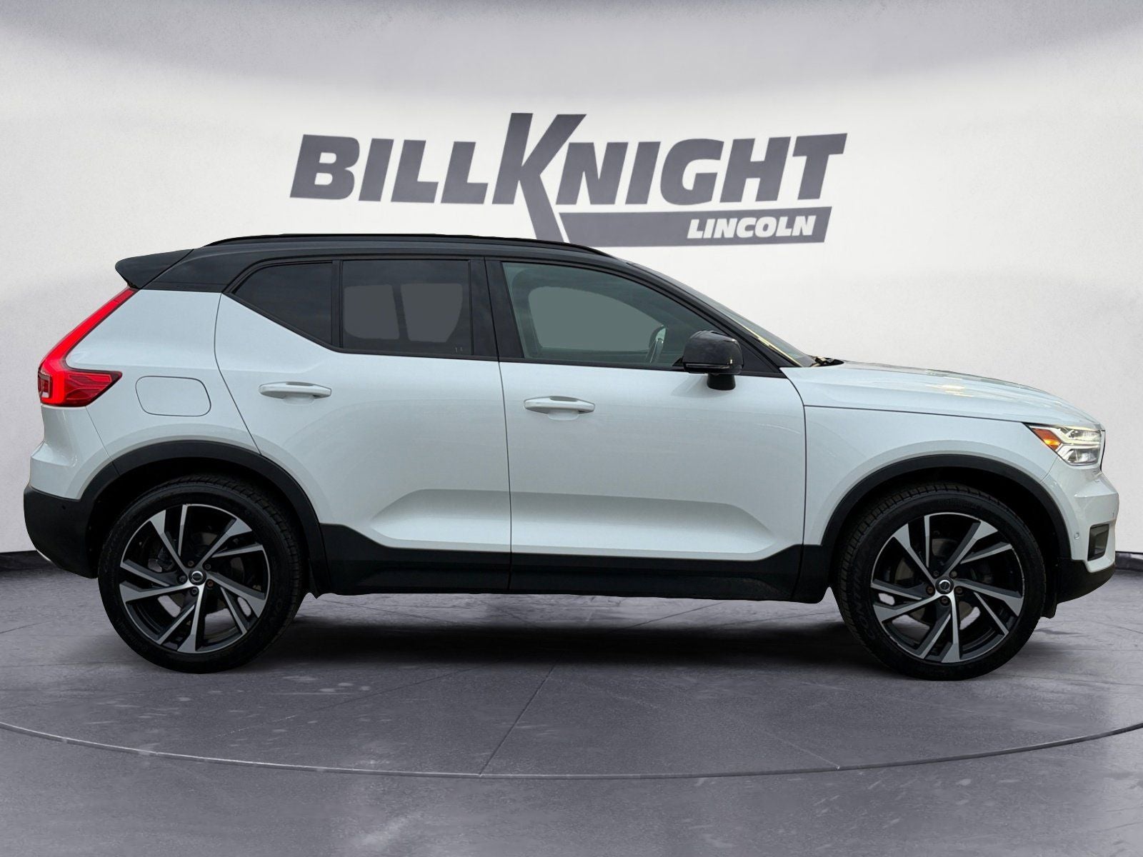 2019 Volvo XC40 R-Design