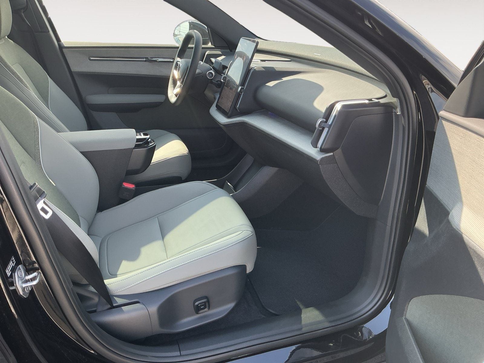 2025 Volvo EX30 Twin Motor Performance Plus