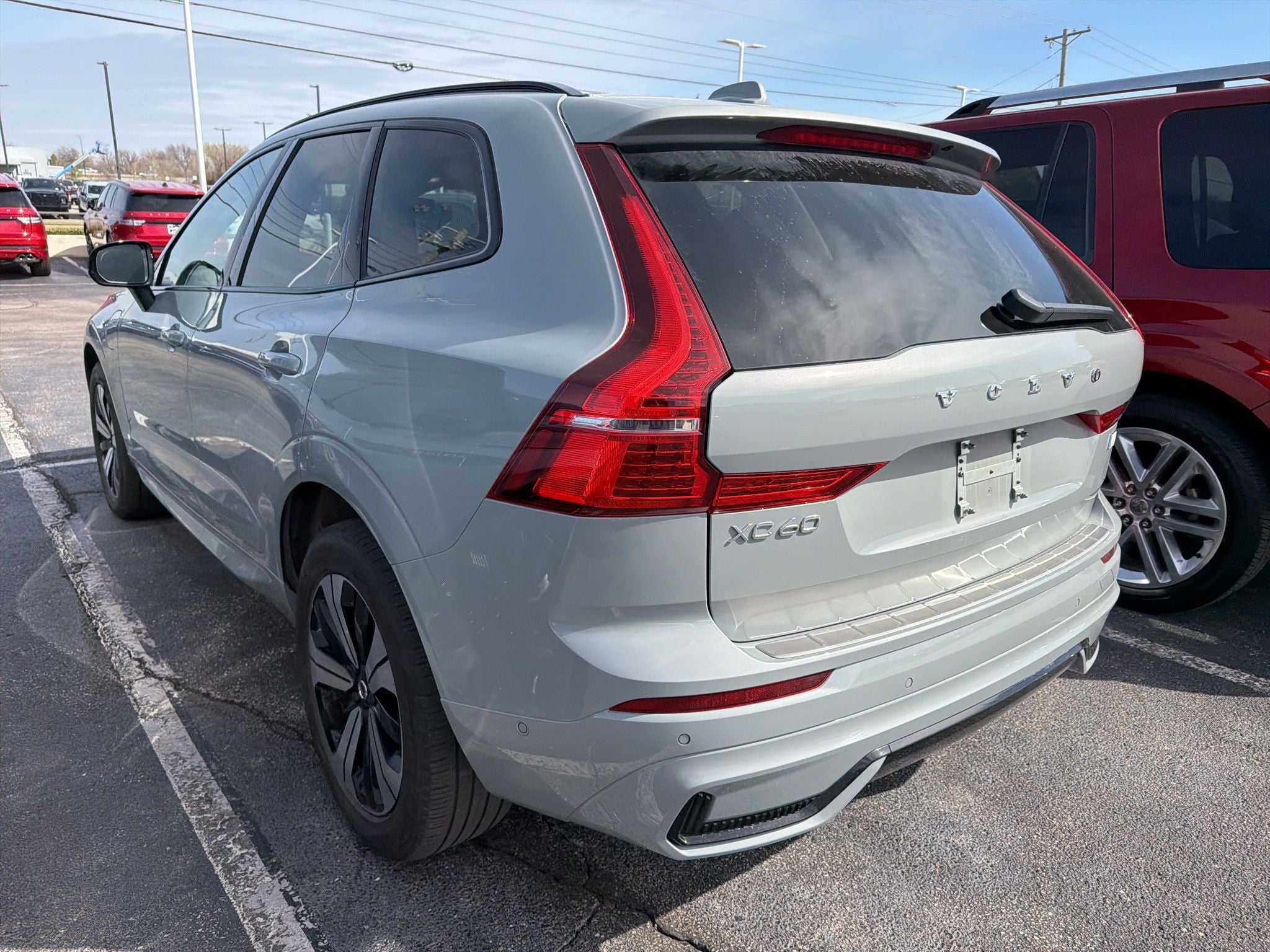 2024 Volvo XC60 Recharge Plug-In Hybrid T8 Plus Dark Theme