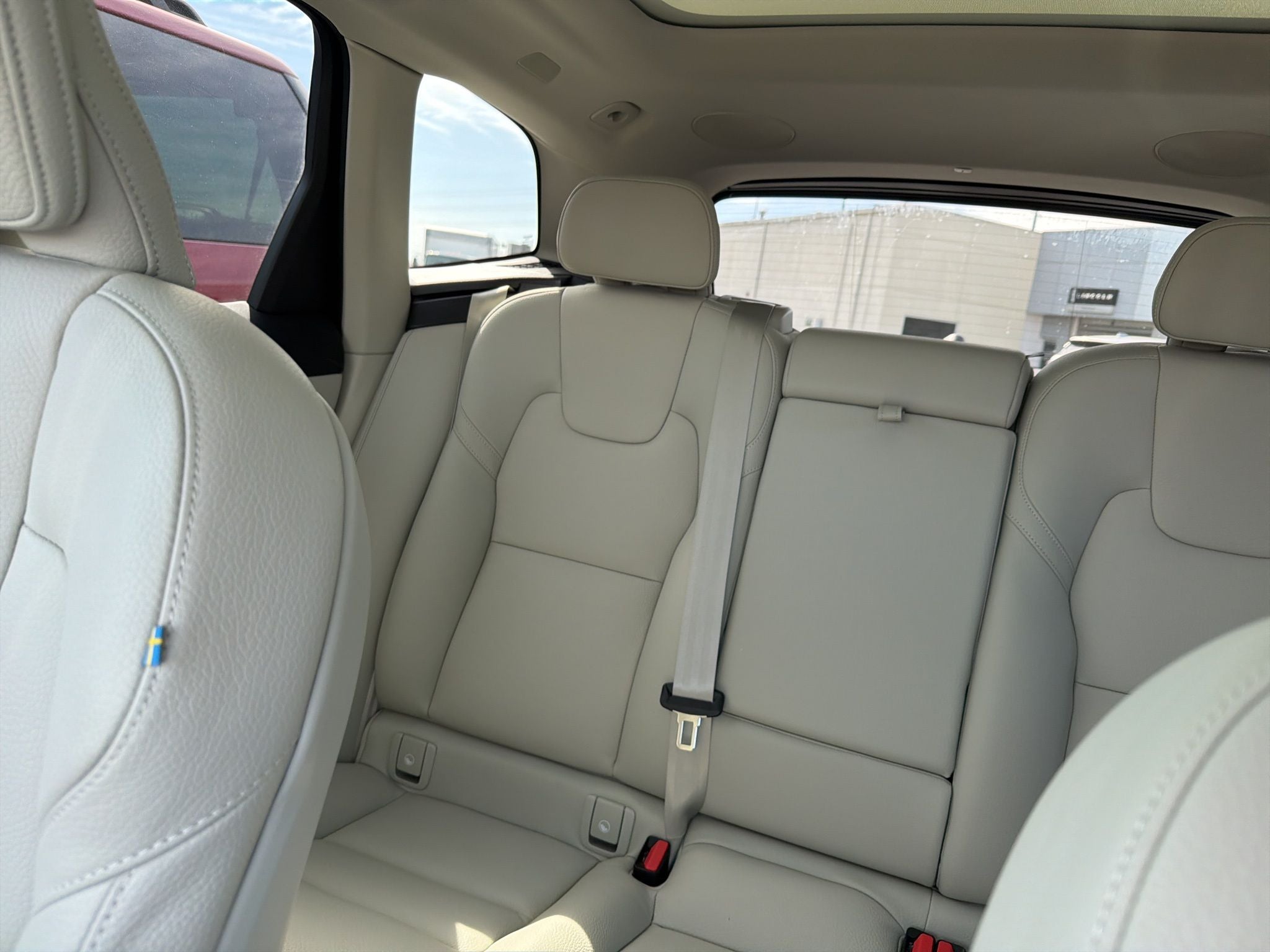 2024 Volvo XC60 Recharge Plug-In Hybrid T8 Plus Dark Theme