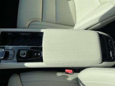 2026 Volvo XC90 Plug-In Hybrid T8 Ultra 6 Passenger