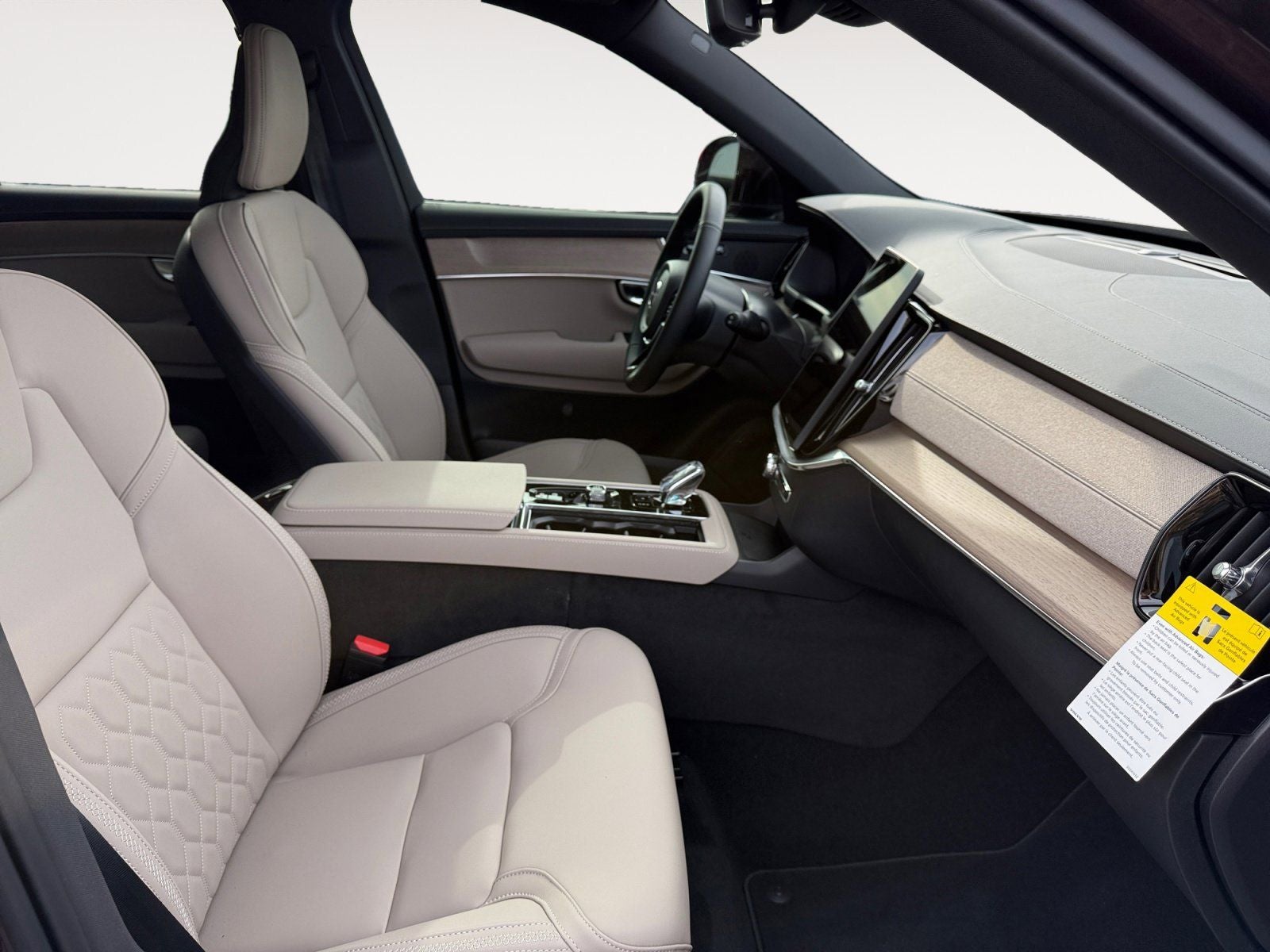 2025 Volvo XC90 Plug-In Hybrid T8 Core 7 Passenger 2025.5