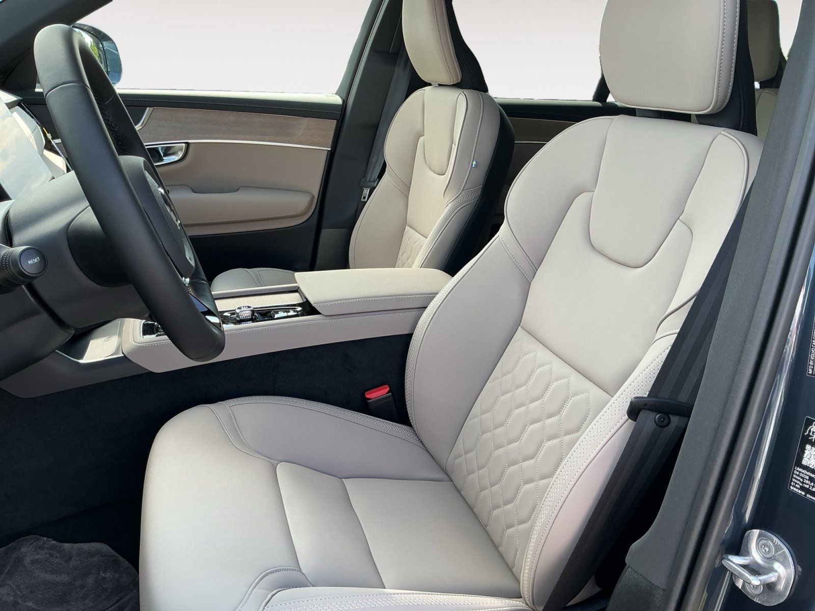 2026 Volvo XC90 Plug-In Hybrid T8 Plus 7 Passenger