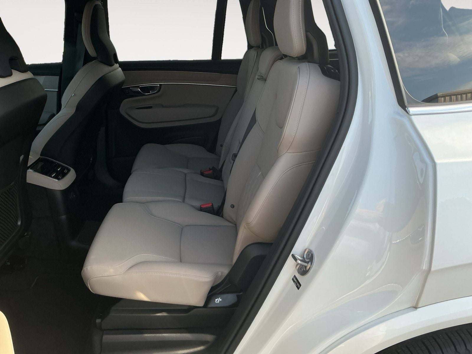 2026 Volvo XC90 Plug-In Hybrid T8 Plus 7 Passenger