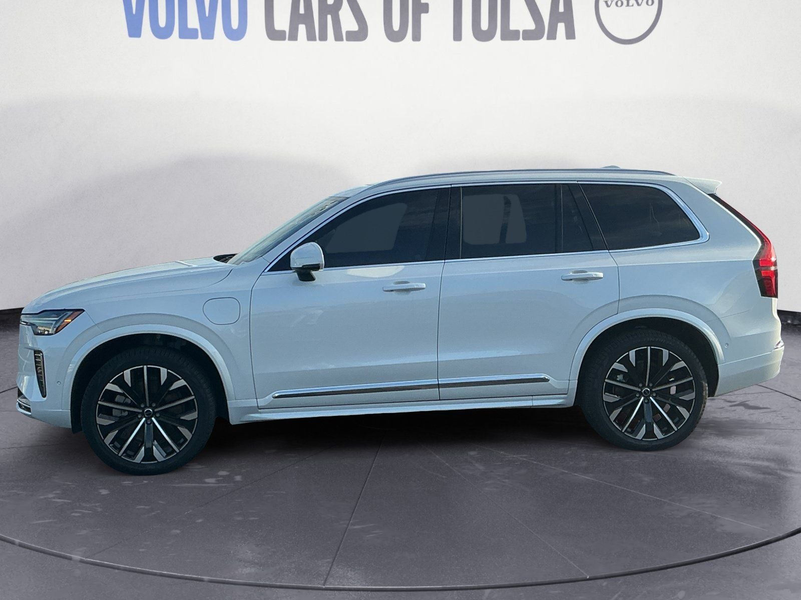 2026 Volvo XC90 Plug-In Hybrid T8 Plus 7 Passenger