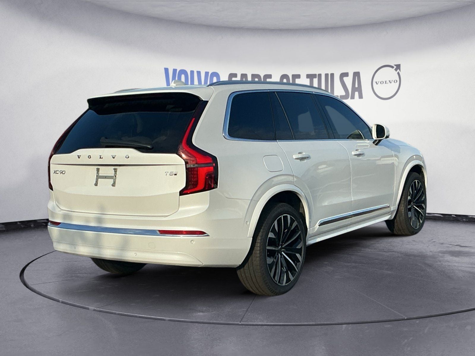 2026 Volvo XC90 Plug-In Hybrid T8 Plus 7 Passenger
