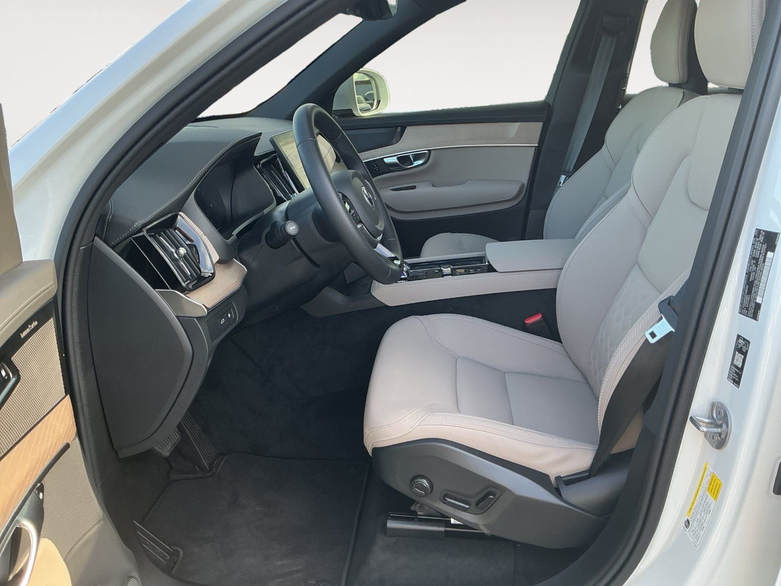 2026 Volvo XC90 Plug-In Hybrid T8 Plus 7 Passenger