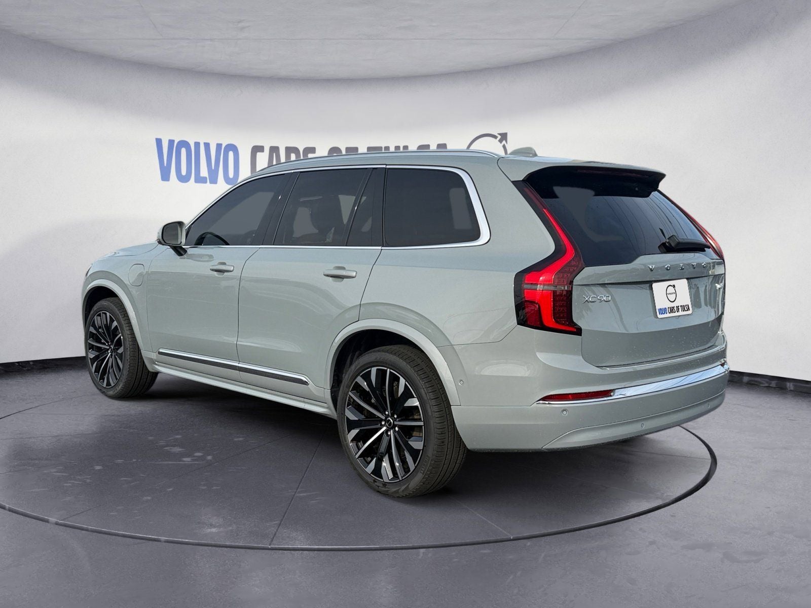2026 Volvo XC90 Plug-In Hybrid T8 Plus 7 Passenger
