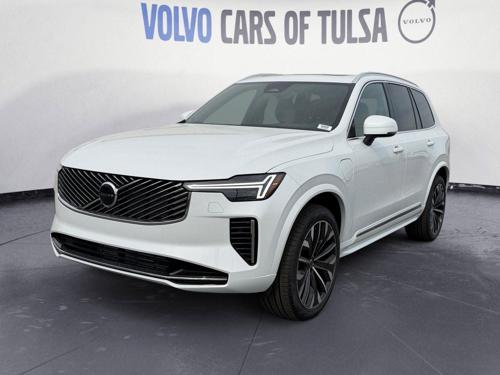 2026 Volvo XC90 Plug-In Hybrid T8 Core