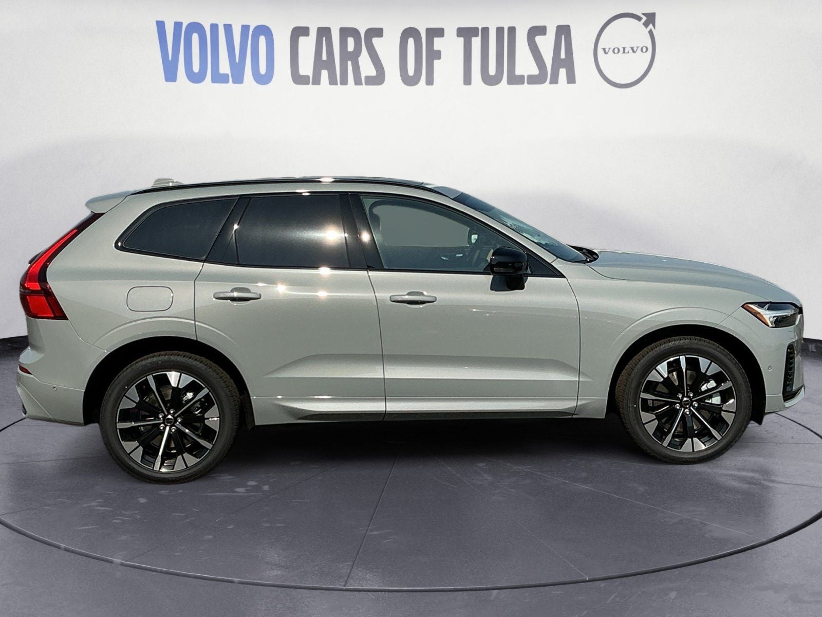 2026 Volvo XC60 Plug-In Hybrid T8 Plus