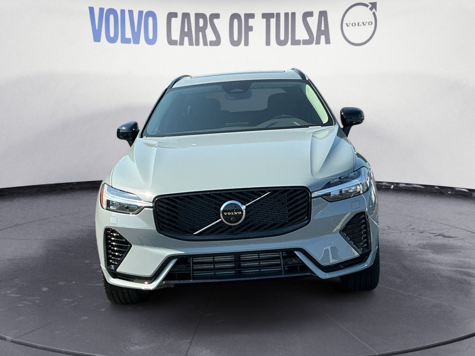 2026 Volvo XC60 Plug-In Hybrid T8 Plus