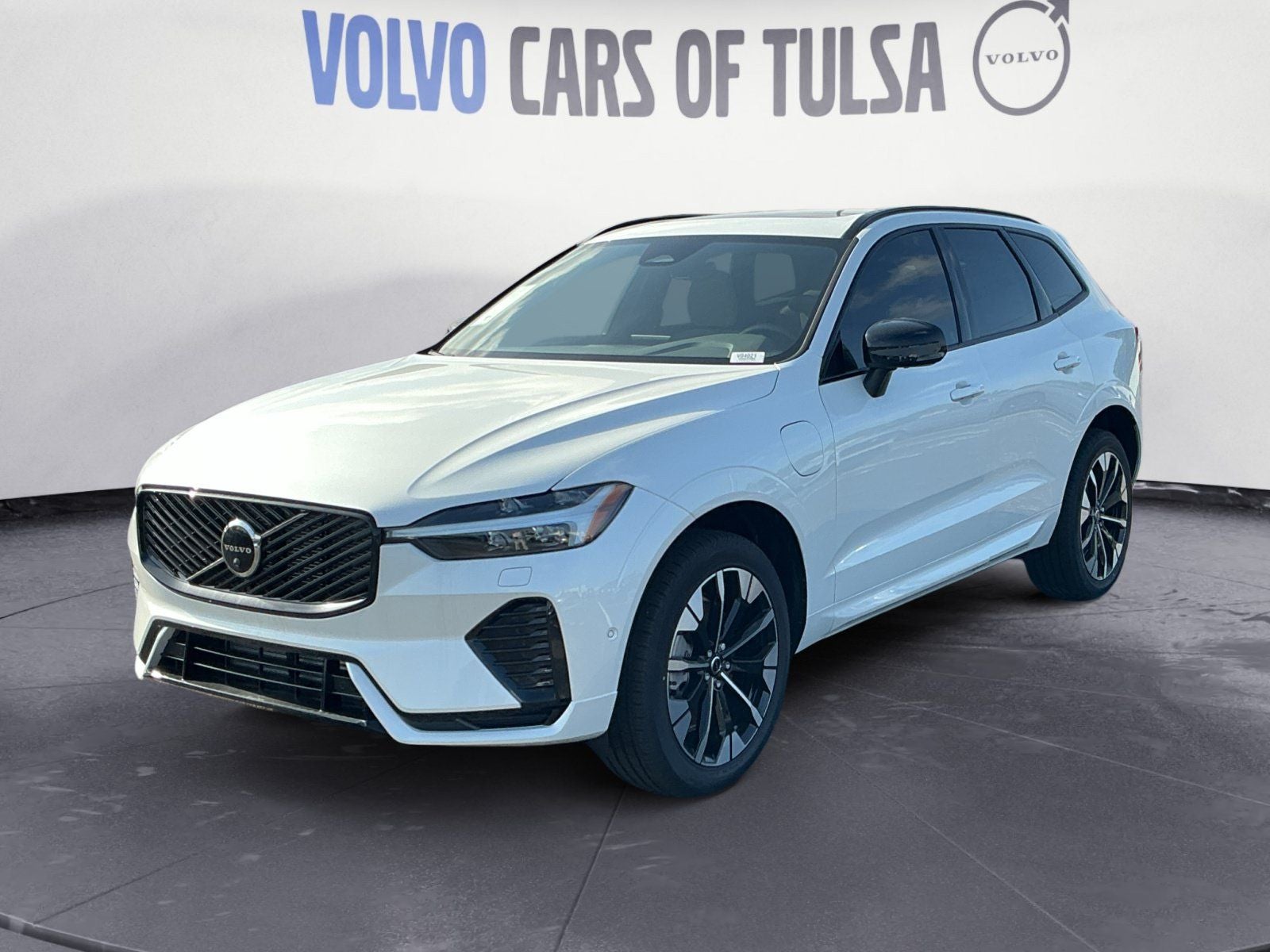 2026 Volvo XC60 Plug-In Hybrid T8 Plus