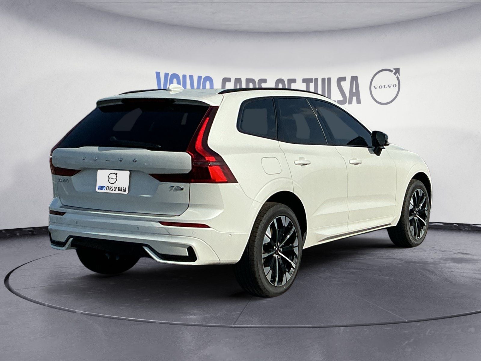 2026 Volvo XC60 Plug-In Hybrid T8 Plus