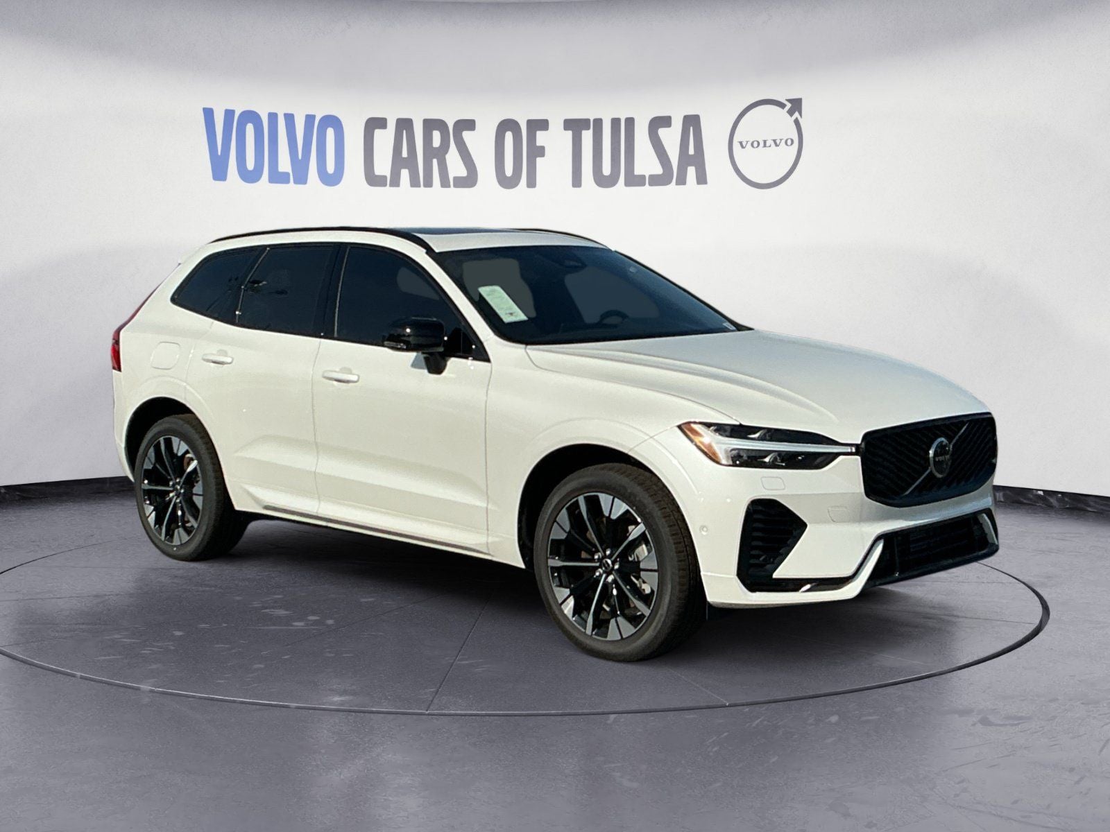 2026 Volvo XC60 Plug-In Hybrid T8 Plus