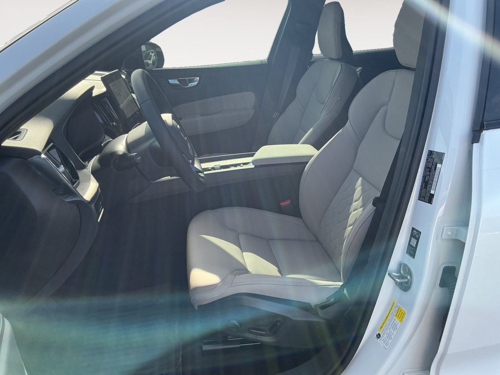2026 Volvo XC60 Plug-In Hybrid T8 Plus