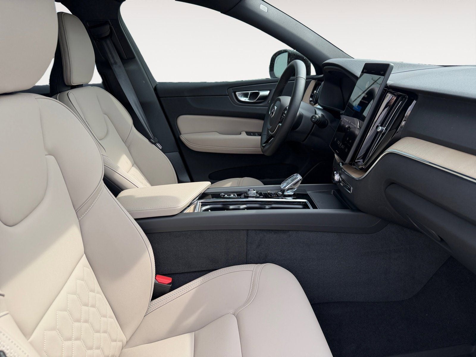 2026 Volvo XC60 Plug-In Hybrid T8 Plus