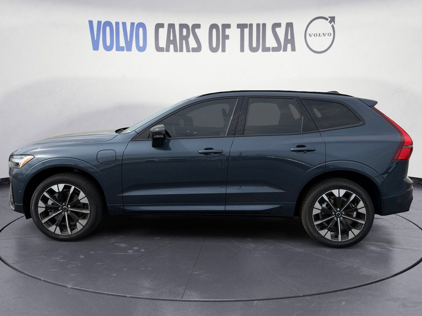 2026 Volvo XC60 Plug-In Hybrid T8 Plus