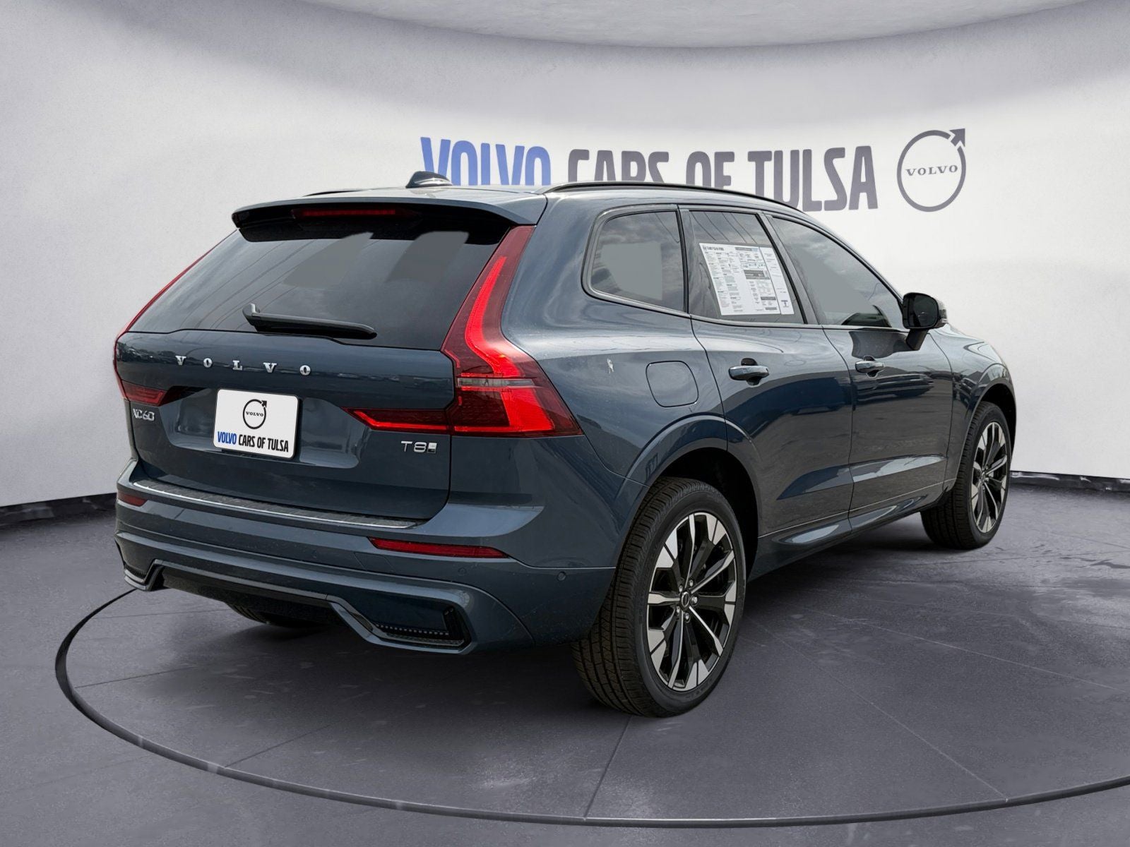 2026 Volvo XC60 Plug-In Hybrid T8 Plus