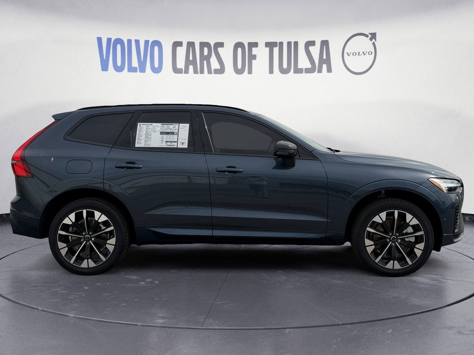 2026 Volvo XC60 Plug-In Hybrid T8 Plus
