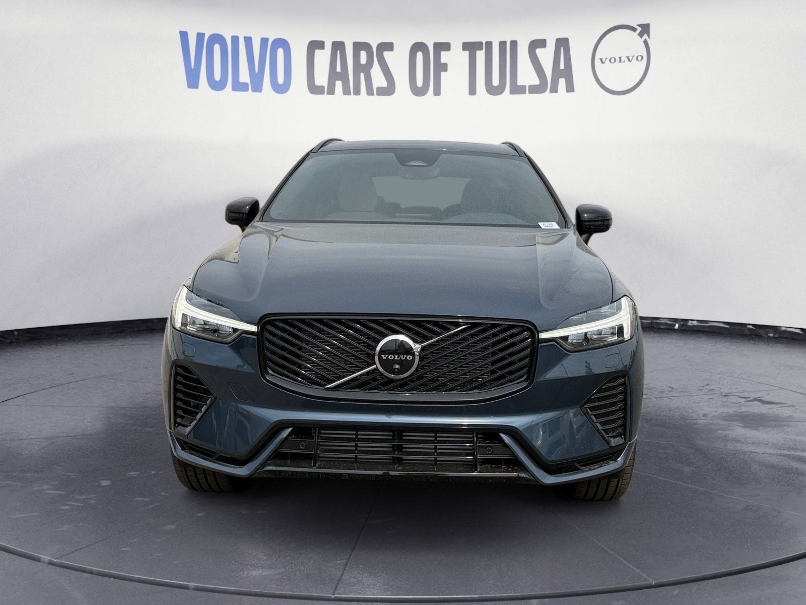 2026 Volvo XC60 Plug-In Hybrid T8 Plus