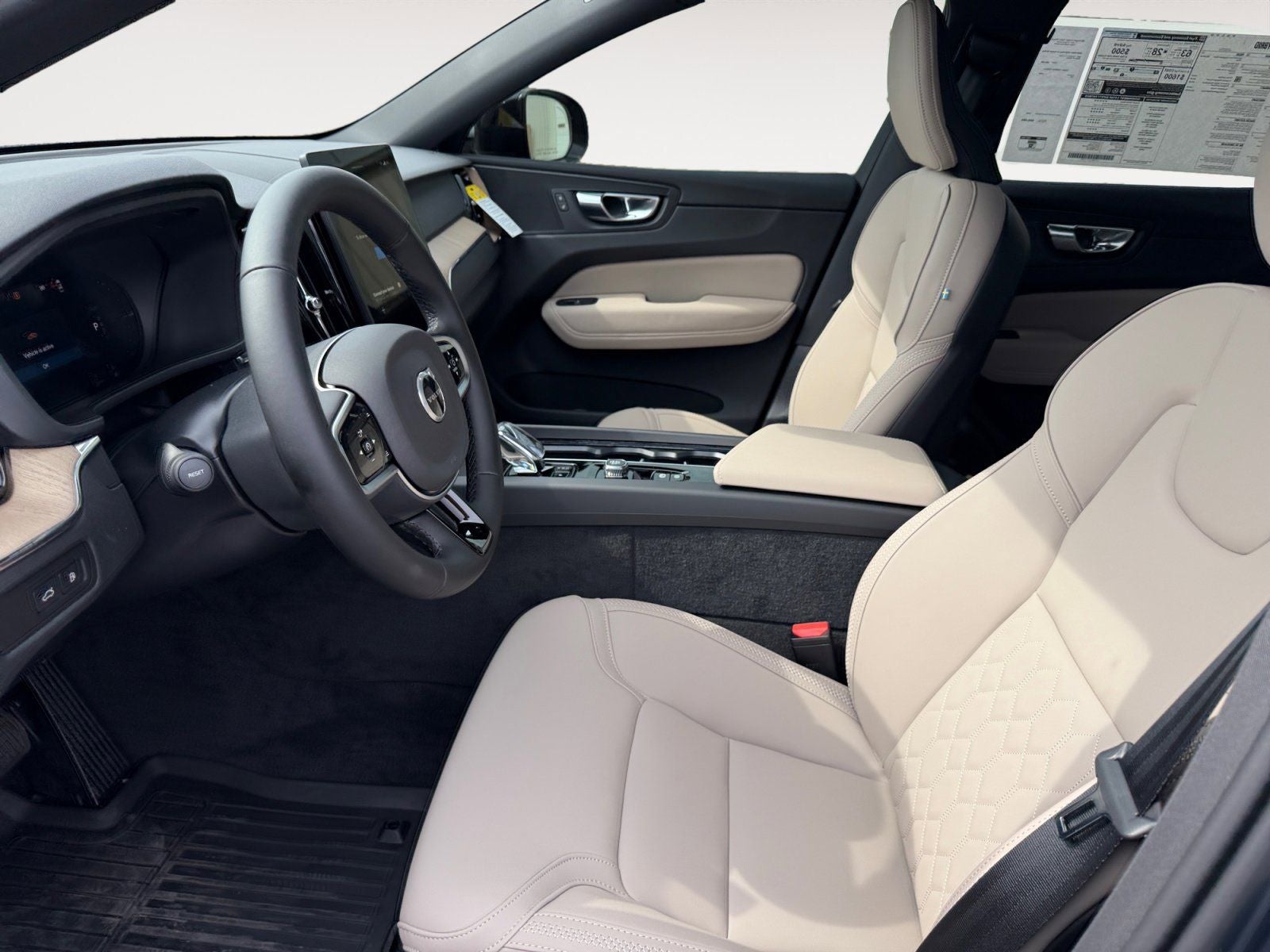 2026 Volvo XC60 Plug-In Hybrid T8 Plus