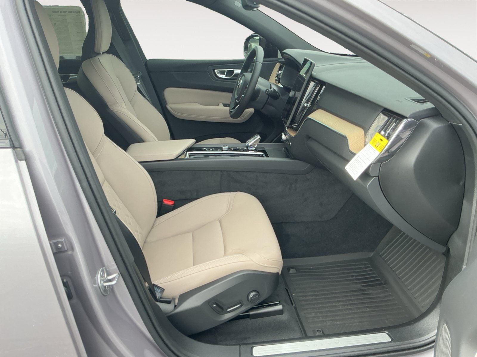 2026 Volvo XC60 Plug-In Hybrid T8 Plus