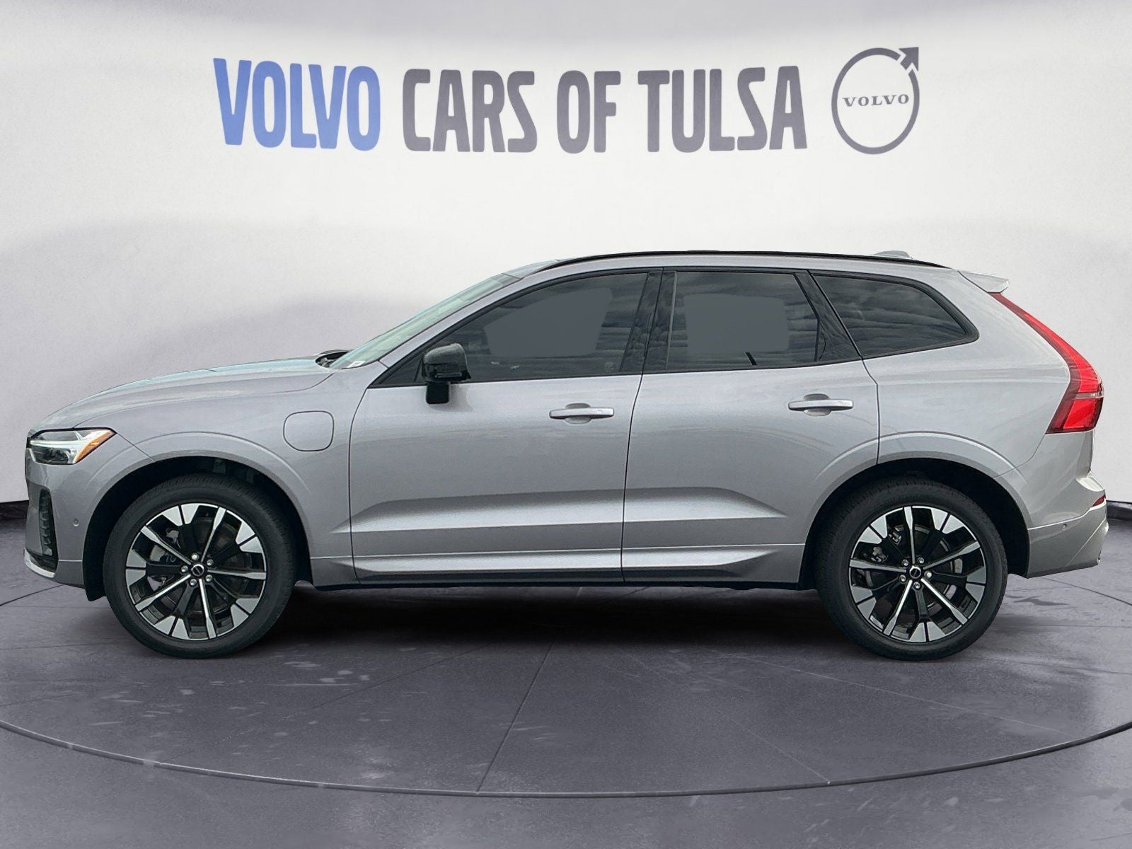 2026 Volvo XC60 Plug-In Hybrid T8 Plus