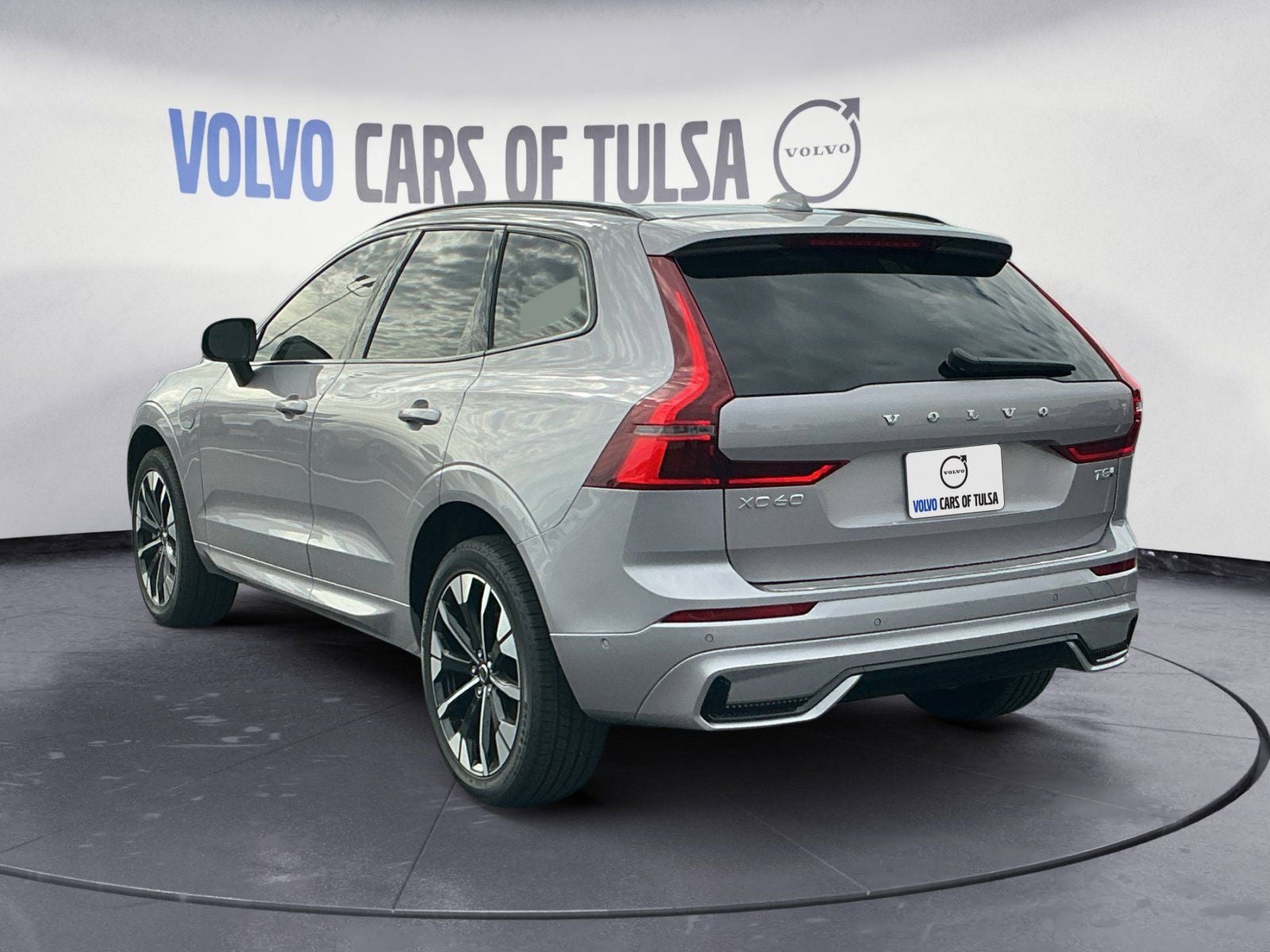 2026 Volvo XC60 Plug-In Hybrid T8 Plus