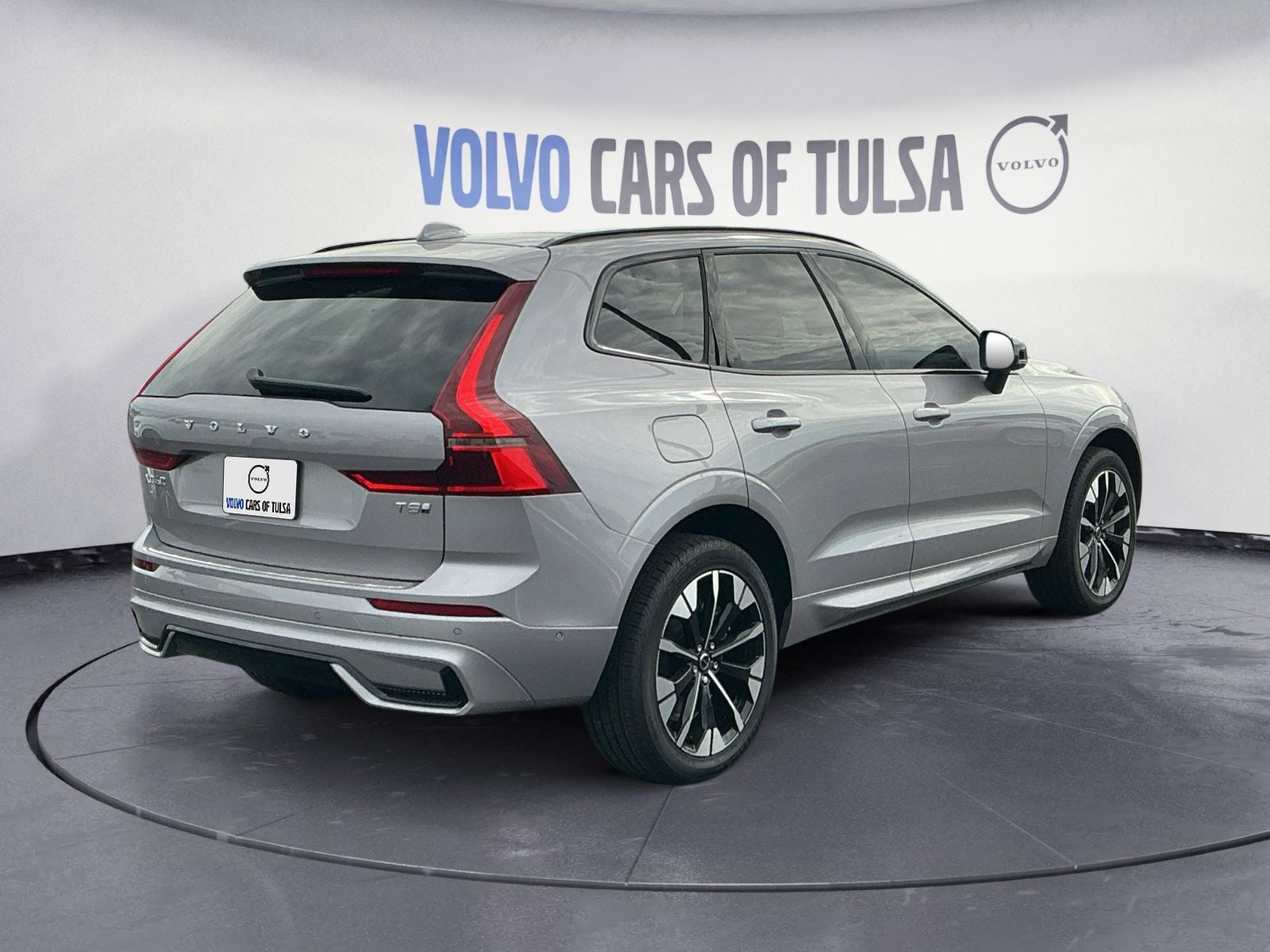 2026 Volvo XC60 Plug-In Hybrid T8 Plus