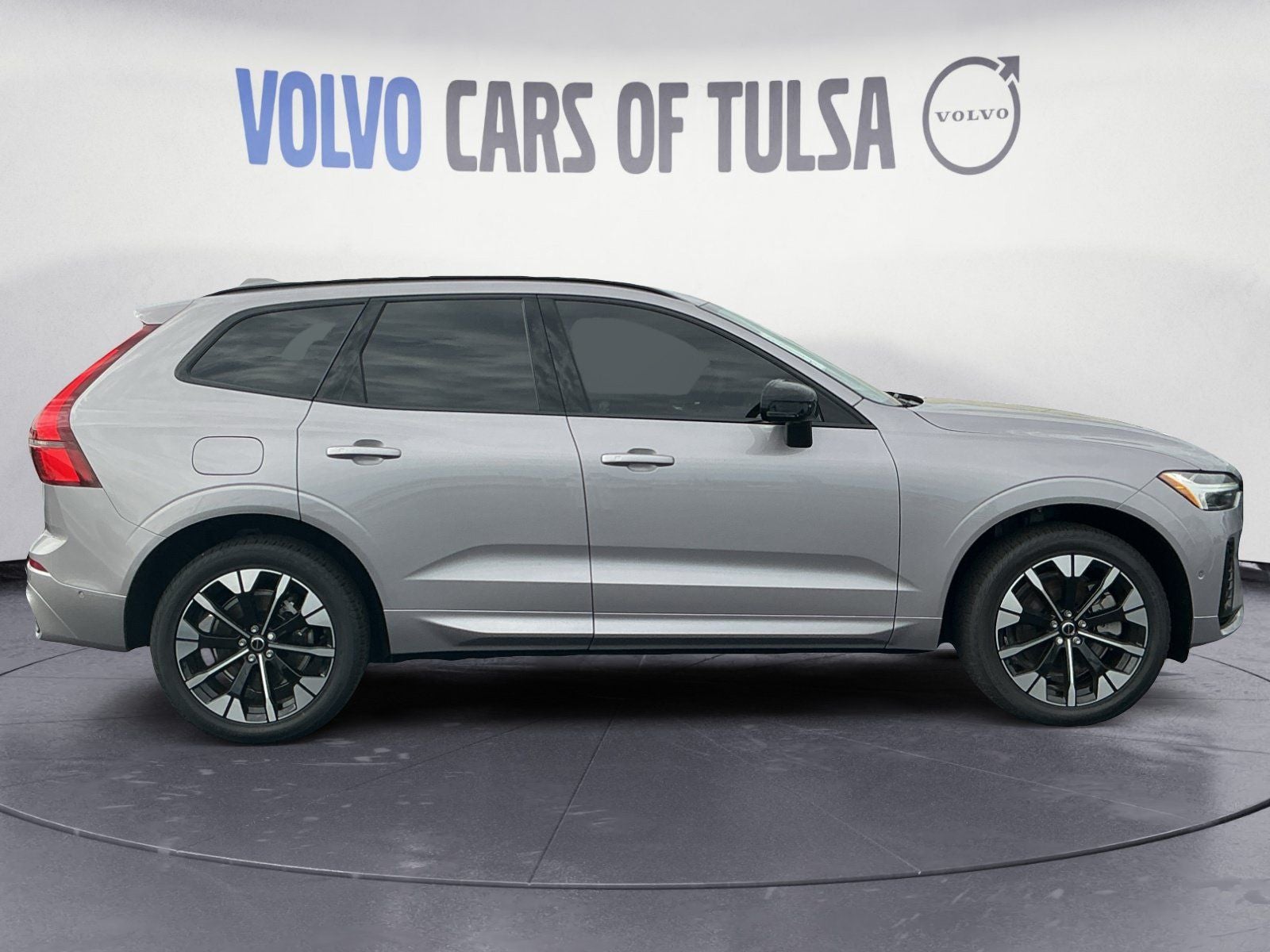 2026 Volvo XC60 Plug-In Hybrid T8 Plus