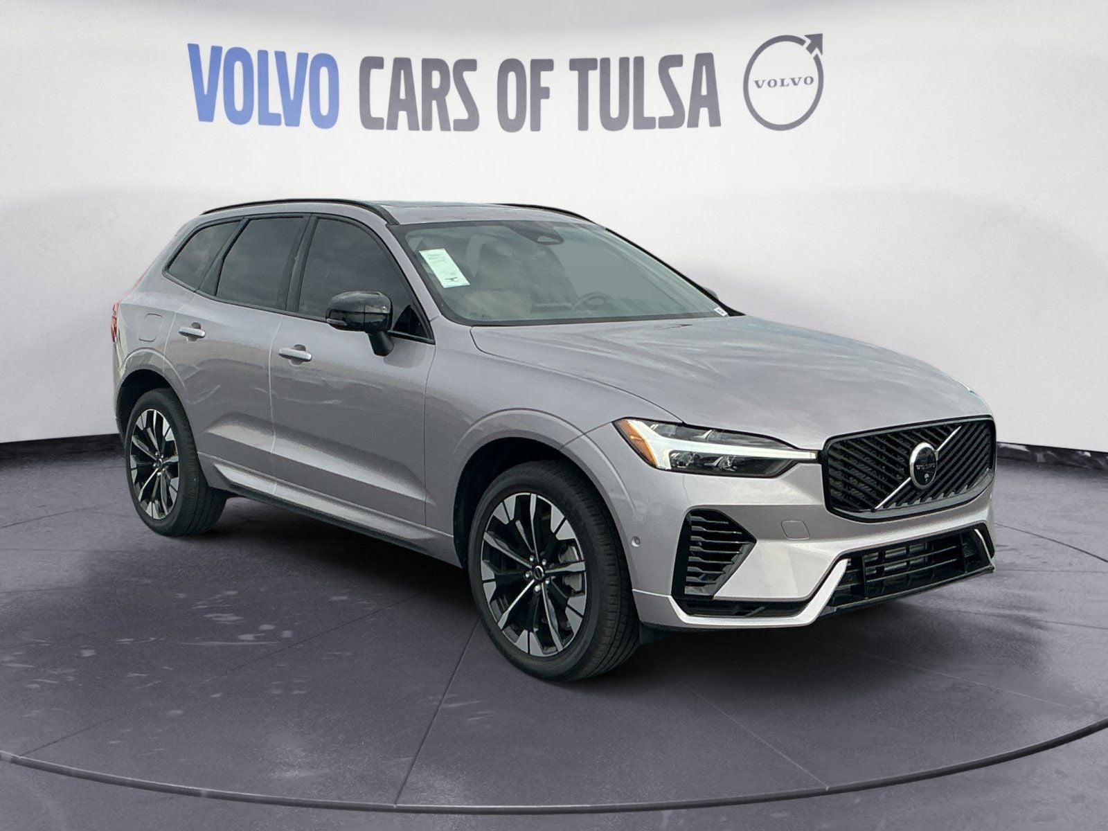 2026 Volvo XC60 Plug-In Hybrid T8 Plus