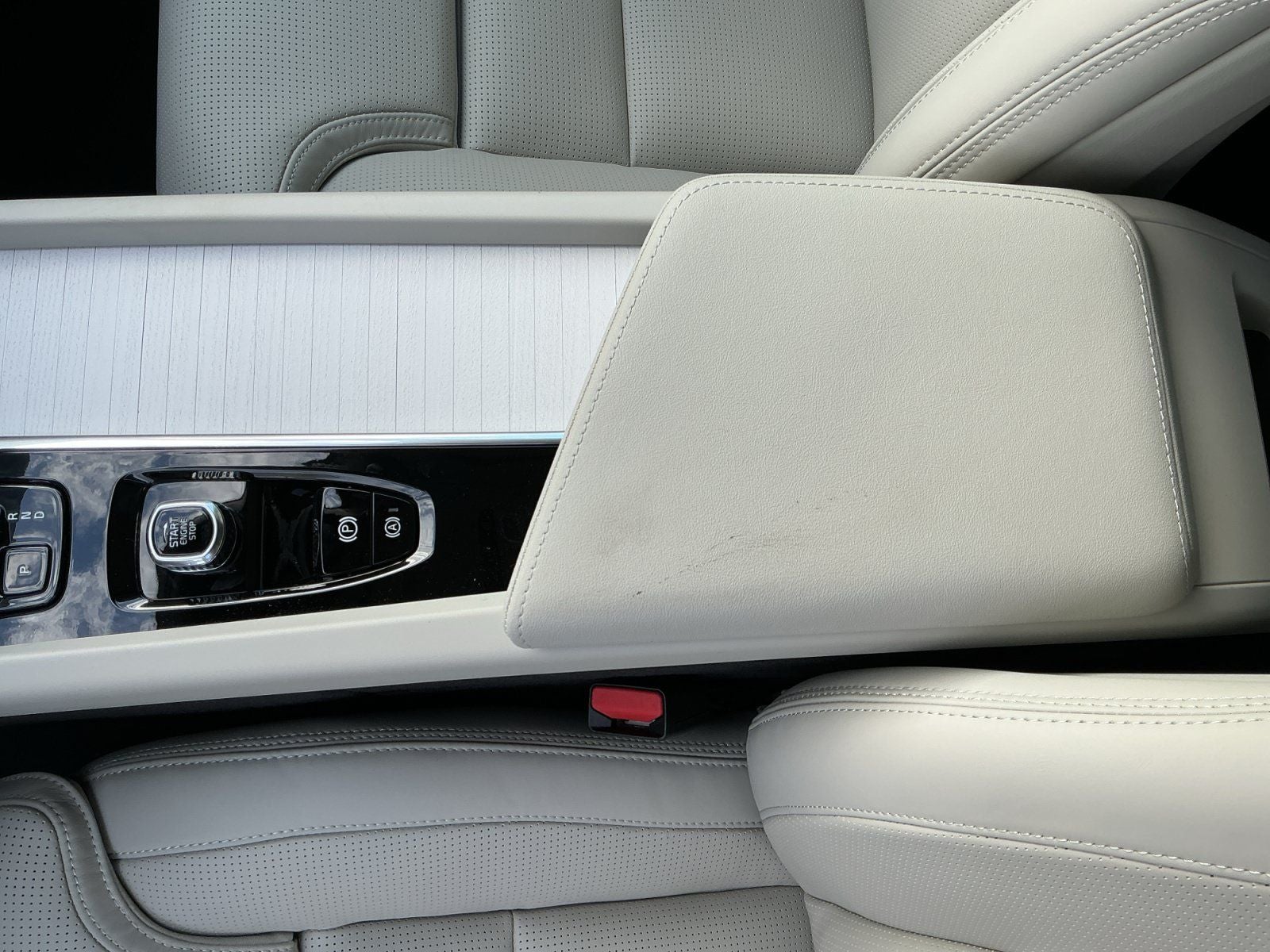 2026 Volvo XC60 Plug-In Hybrid T8 Ultra