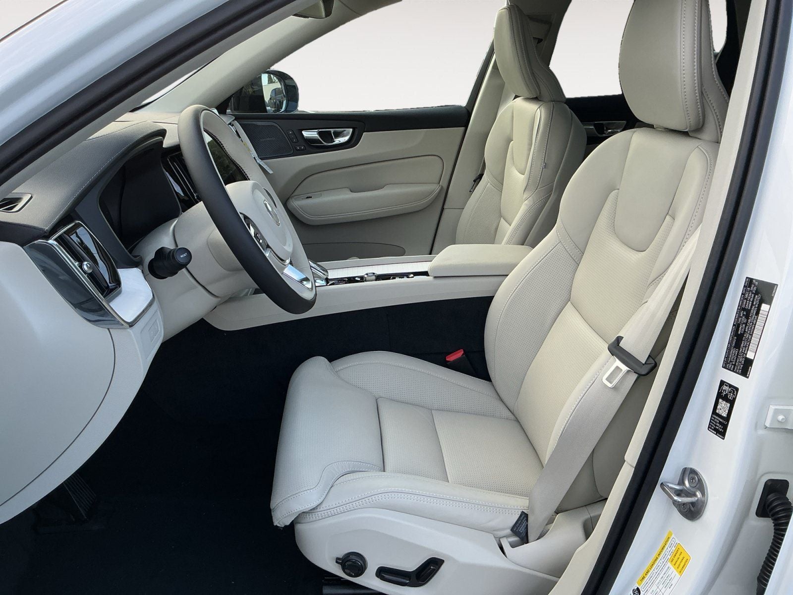 2026 Volvo XC60 Plug-In Hybrid T8 Ultra