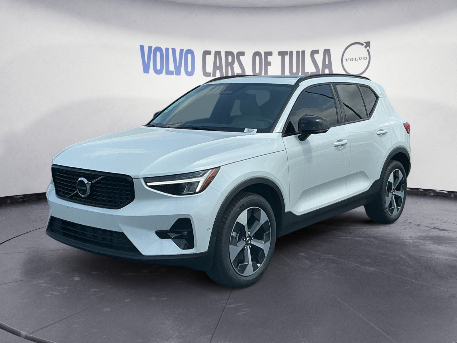 2026 Volvo XC40 B4 Plus