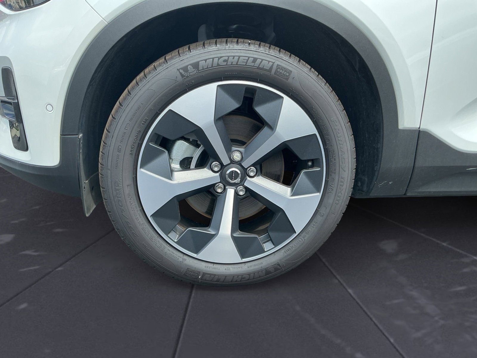 2026 Volvo XC40 B4 Plus