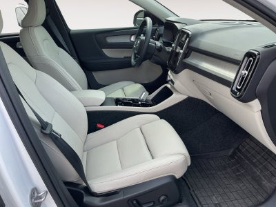 2026 Volvo XC40 B4 Plus