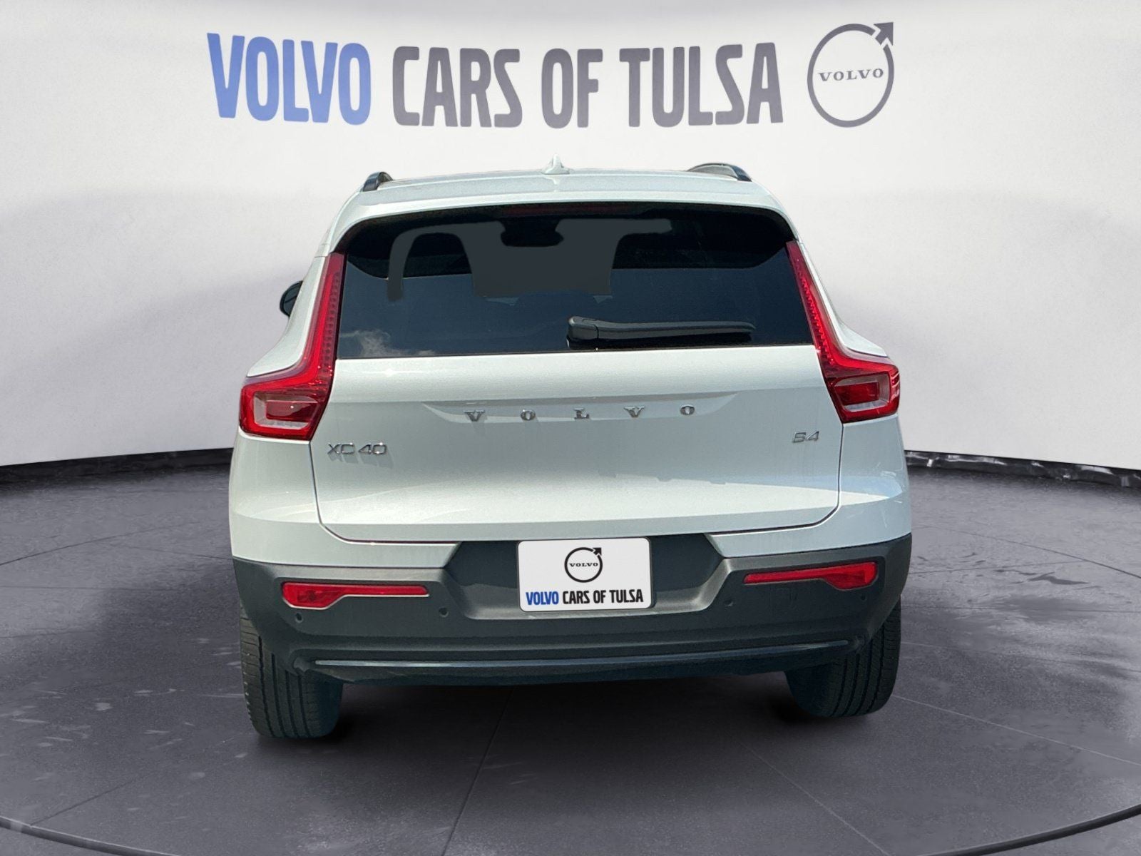 2026 Volvo XC40 B4 Plus