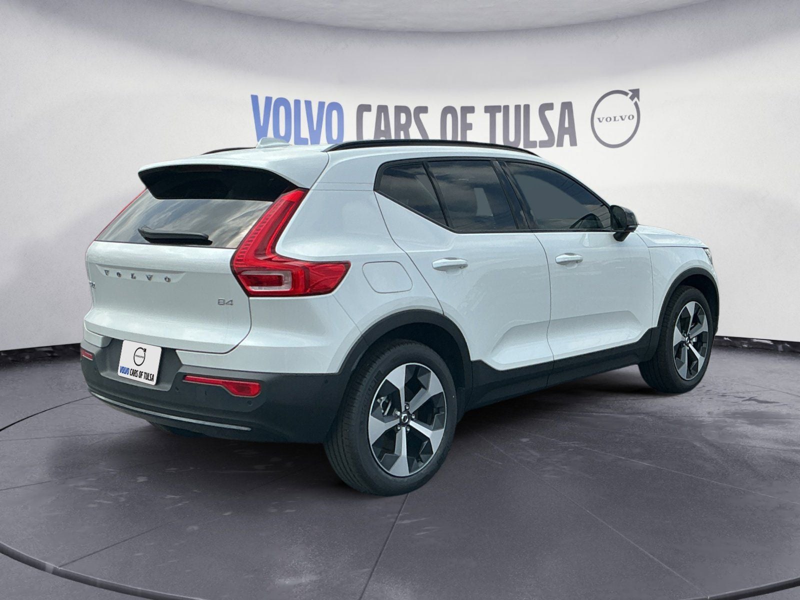 2026 Volvo XC40 B4 Plus