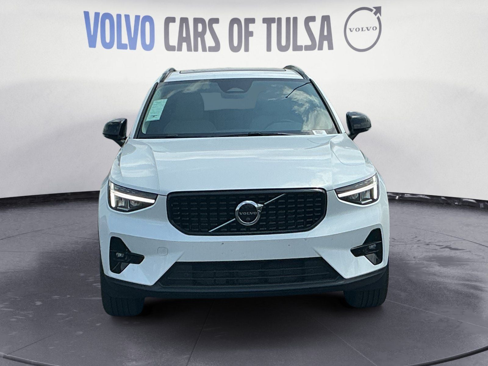 2026 Volvo XC40 B4 Plus