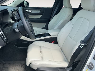 2026 Volvo XC40 B4 Plus