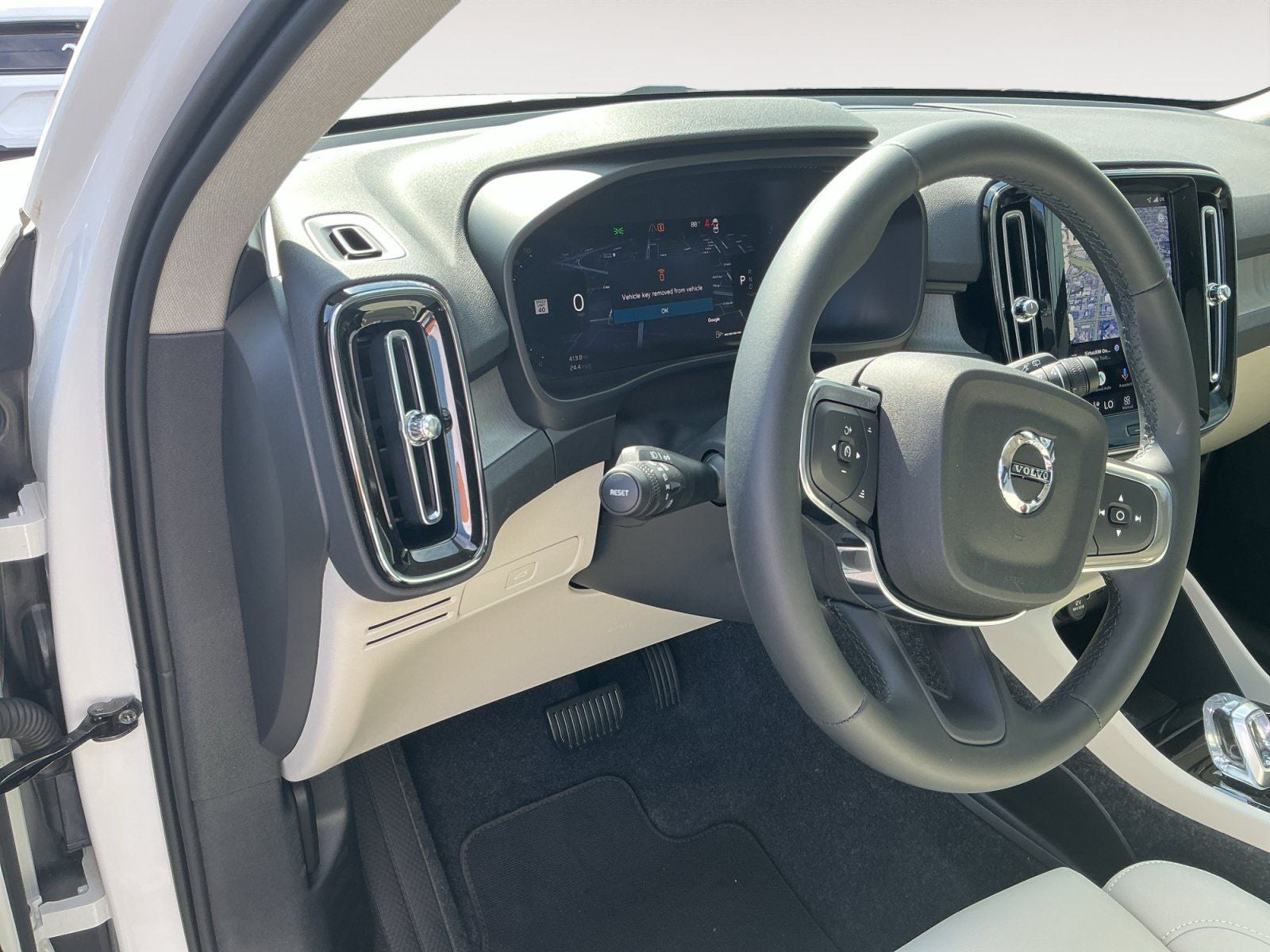 2026 Volvo XC40 B4 Plus