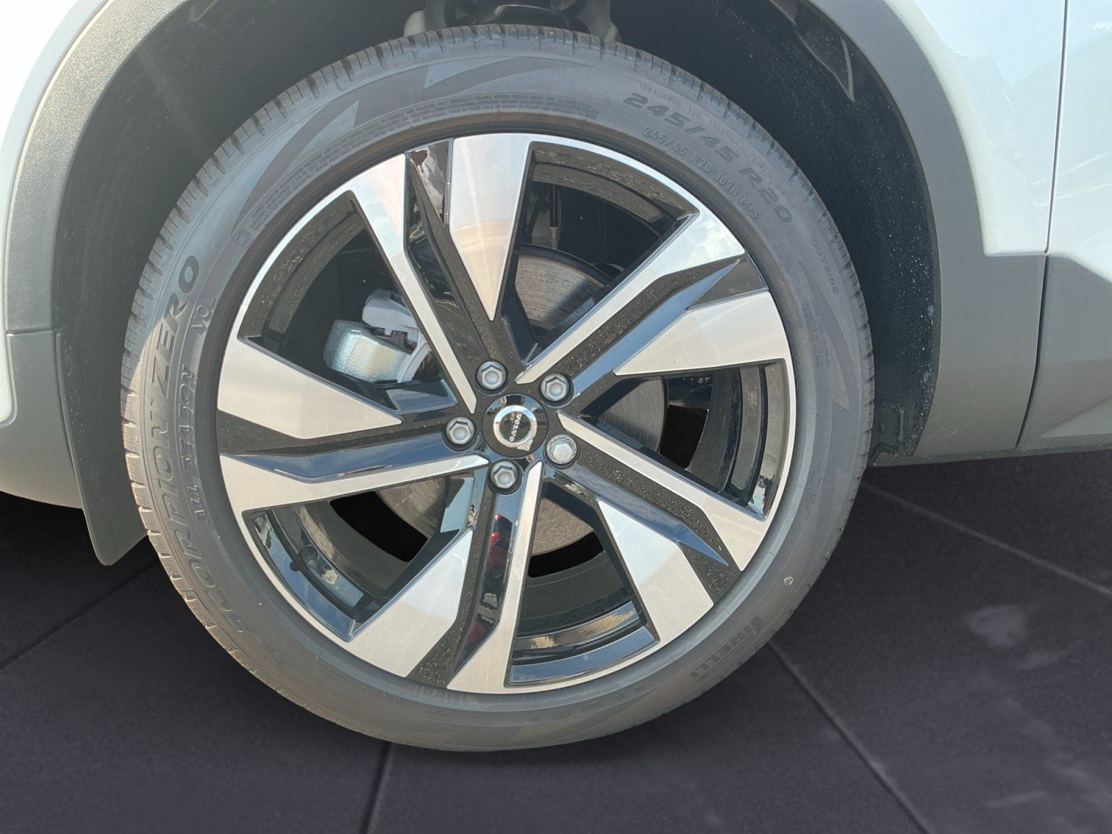 2026 Volvo XC40 B4 Plus