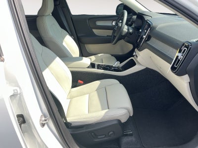 2026 Volvo XC40 B4 Plus