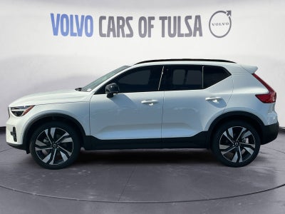 2026 Volvo XC40 B4 Plus