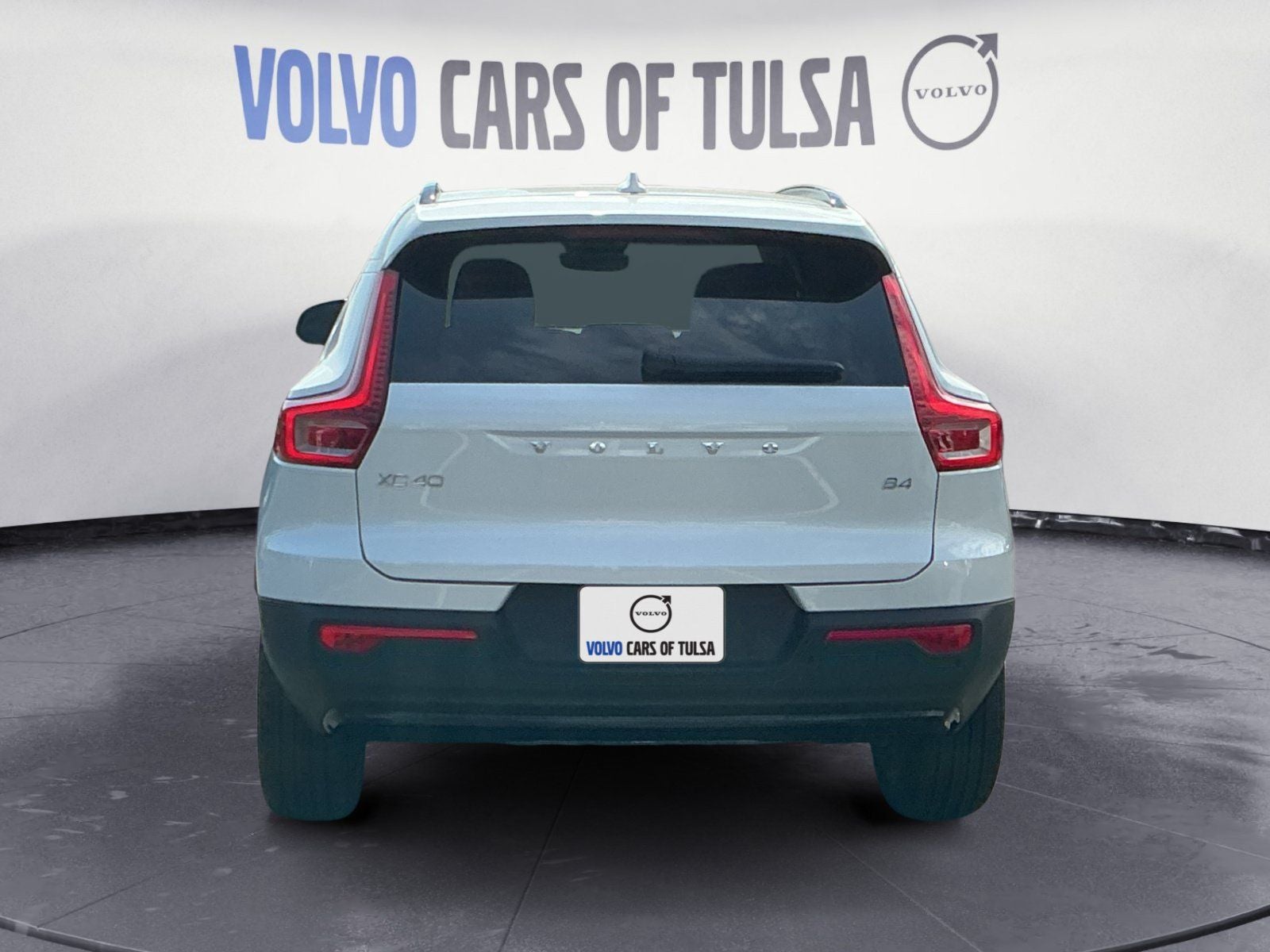 2026 Volvo XC40 B4 Plus
